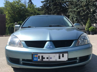 Mitsubishi Lancer foto 3