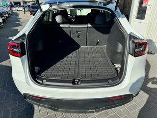 Tesla Model Y foto 17