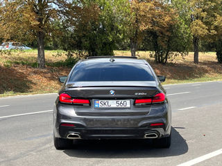 BMW 5 Series foto 6