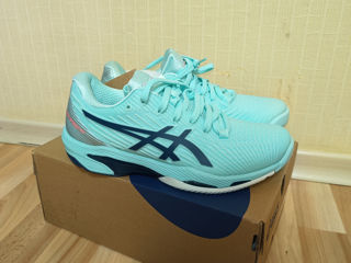 Новые кроссовки Asics, 37,5 размер