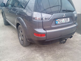 Mitsubishi Outlander foto 2