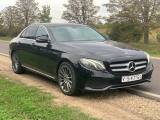 Mercedes E-Class foto 2