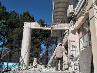 Demolarea demontarea pereților podelelor caselor apartamentelor
