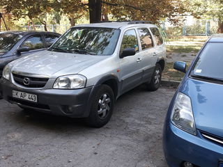 Mazda Tribute foto 2