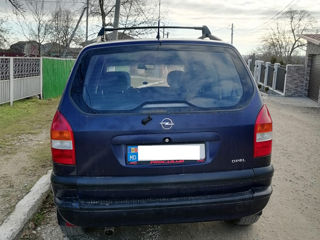 Opel Zafira foto 3