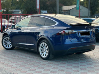 Tesla Model X foto 3