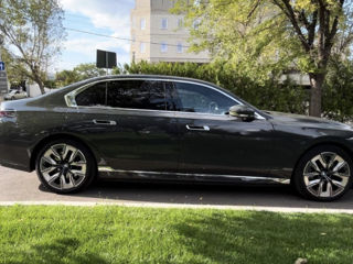 BMW 7 Series foto 3