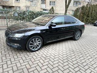 Skoda Superb foto 2