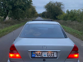 Mercedes C-Class foto 5