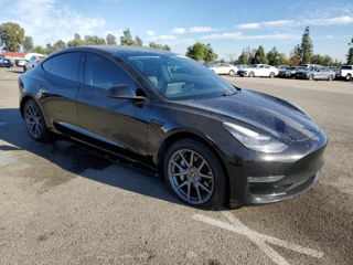 Tesla Model 3 foto 3