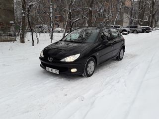 Peugeot 206 foto 1