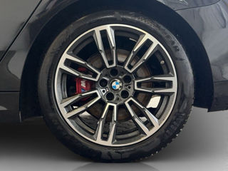 BMW 5 Series foto 8