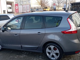 Renault Grand Scenic foto 2