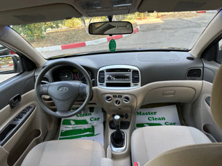 Hyundai Accent foto 7