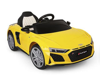Электромобиль Audi R8 Spyder, желтый