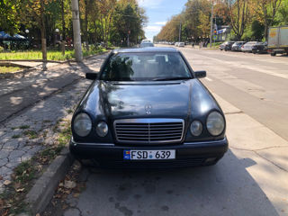 Mercedes E-Class foto 4