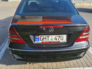 Mercedes C-Class foto 4