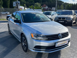 Volkswagen Jetta foto 2