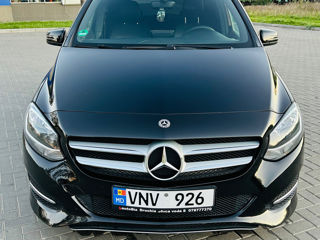 Mercedes B-Class foto 2