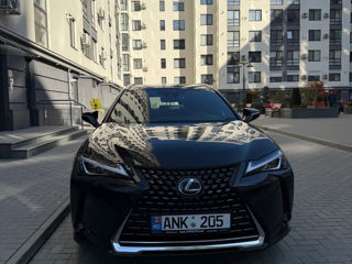 Lexus UX foto 2