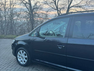 Volkswagen Touran foto 5