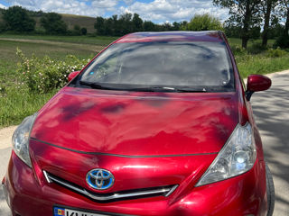 Toyota Prius v, 2012 г.