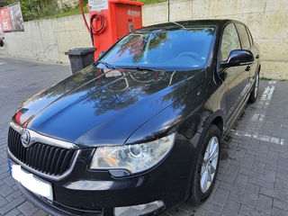 Skoda Superb foto 2