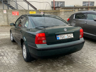 Volkswagen Passat foto 3