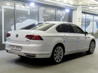 Volkswagen Passat foto 2