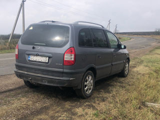 Opel Zafira foto 3