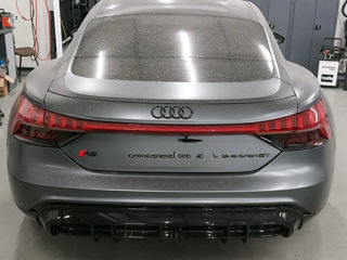 Audi E-tron GT фото 5