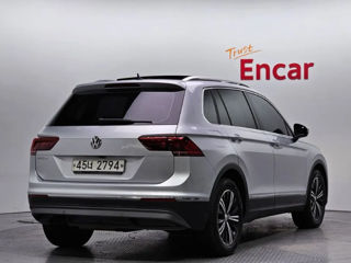 Volkswagen Tiguan foto 2