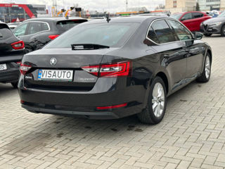 Skoda Superb foto 3