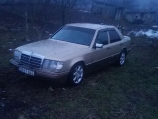 Mercedes Series (W124) foto 2