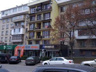 Apartament cu două odăi in centrul municipiului Chișinău, pe strada Puskin. foto 1