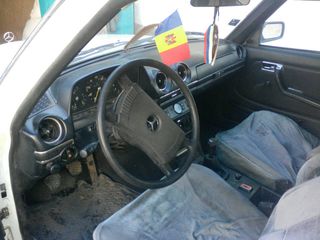 Mercedes Series (W123) foto 2