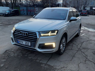 Audi Q7 e-tron