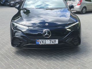 Mercedes EQE