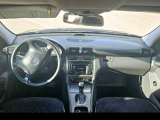 Mercedes C-Class фото 8
