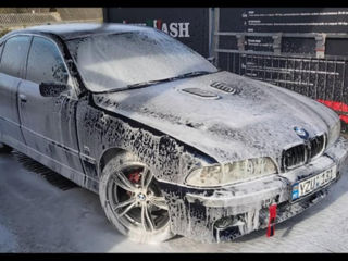 BMW 5 Series foto 2