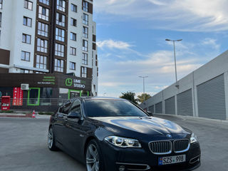 BMW 5 Series foto 2