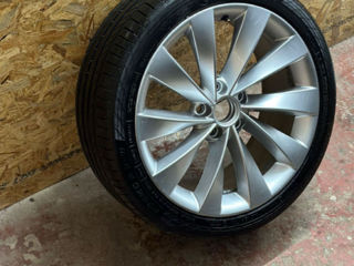 R18 disc cu Anvelopă 5x112 235/40