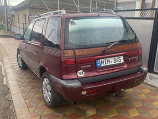 Mitsubishi Space Wagon foto 3