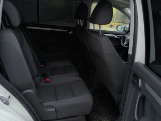 Volkswagen Touran foto 12