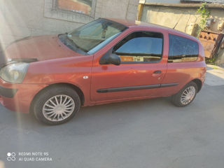 Renault Clio foto 1