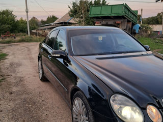 Mercedes E-Class foto 2