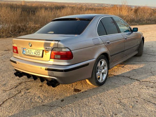 BMW 5 Series foto 4