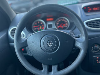 Renault Clio foto 6