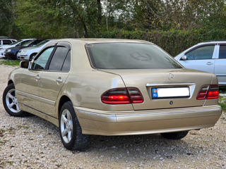 Mercedes E-Class foto 4