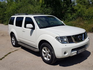 Nissan Pathfinder foto 3